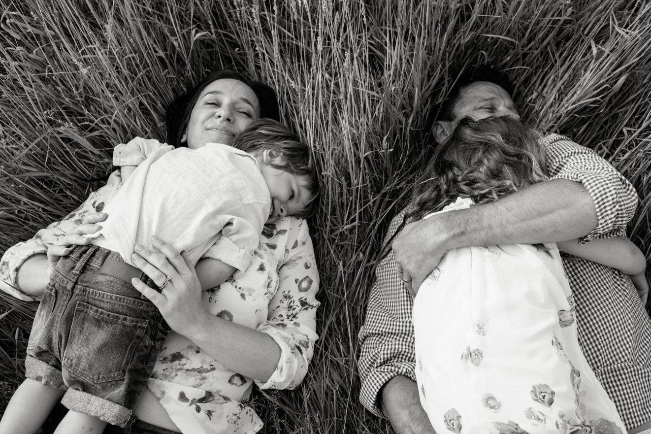 Lifestyle photographer for creative families