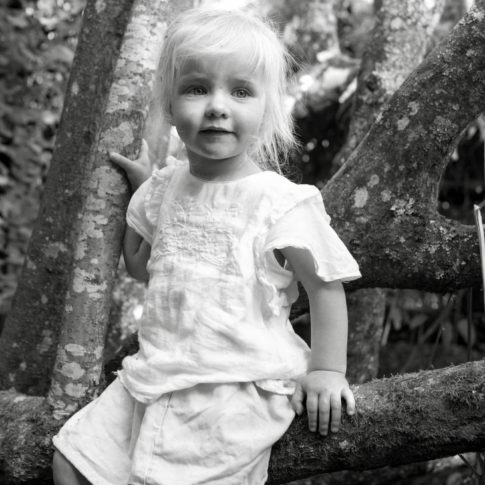 B&W childrens portrait photographer