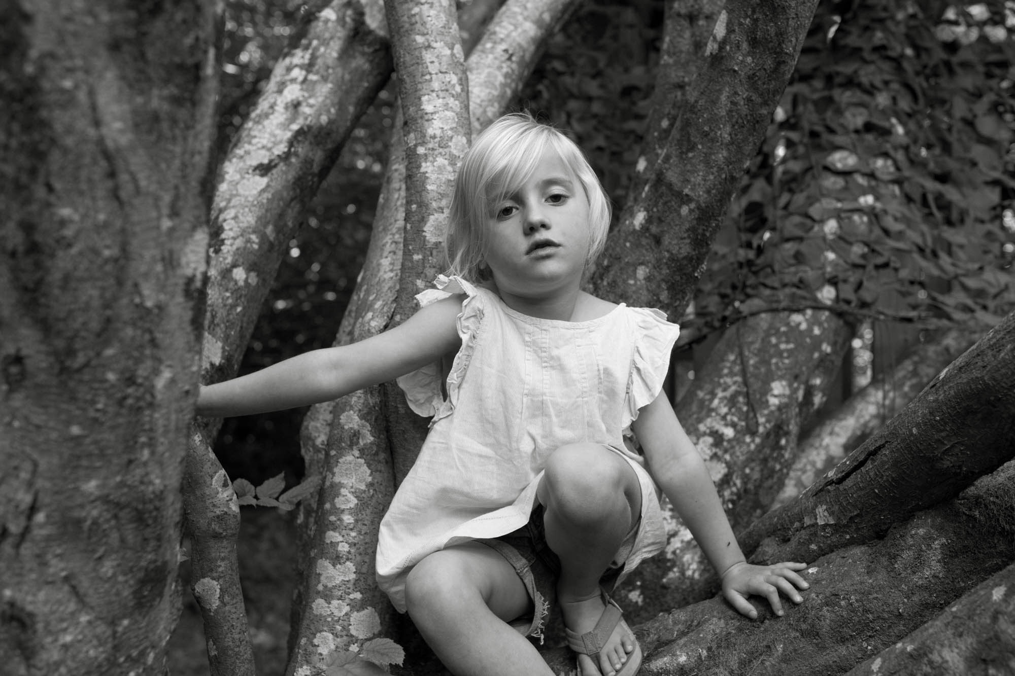 B&W childrens portrait photographer