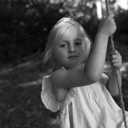 B&W childrens portrait photographer