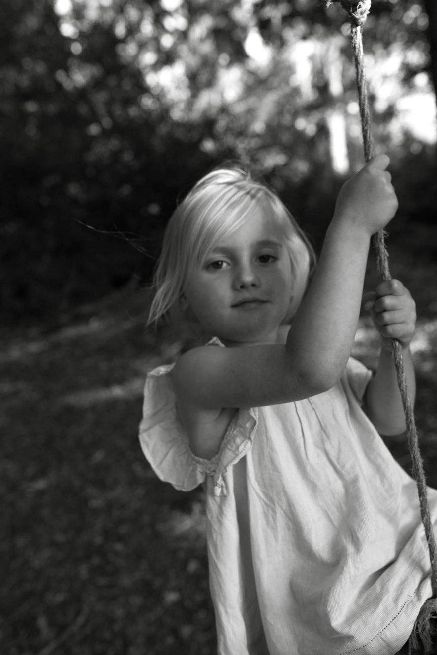 B&W childrens portrait photographer