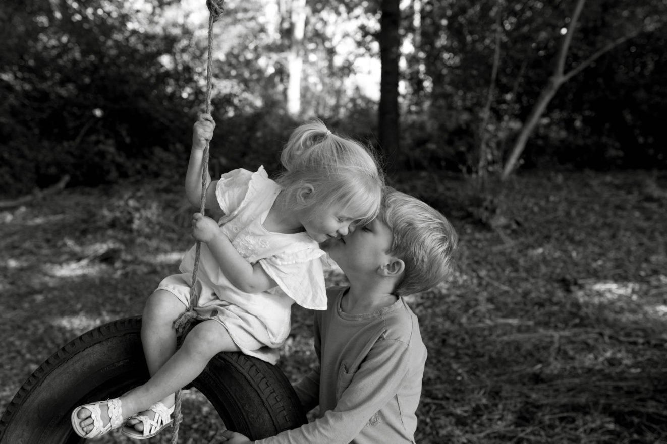 B&W childrens portrait photographer