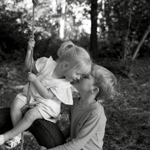 B&W childrens portrait photographer