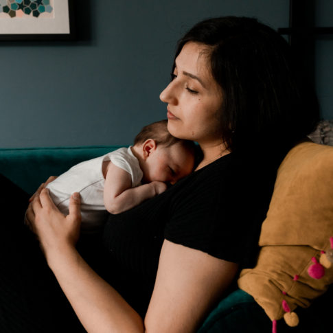 London newborn and motherhood photographer