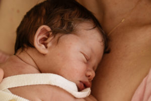 London natural ewborn baby photographer in home