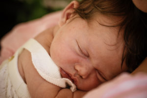 London natural ewborn baby photographer in home